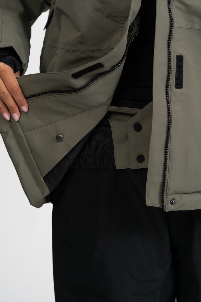 Elastic snow skirt